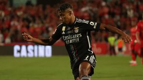 Neres no banco pela quarta vez consecutiva