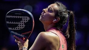 Sofia Araújo na final do Open da Finlândia ao lado de Alejandra Salazar