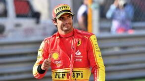Carlos Sainz oferece pole position caseira à Ferrari no GP de Itália