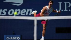 Carlos Alcaraz qualifica-se para os oitavos de final do US Open