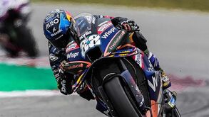 Miguel Oliveira: «O meu pneu dianteiro ficou destruído do lado direito»