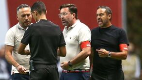 Pilha de nervos nos bancos de Sp. Braga e Sporting: Artur Jorge expulso e Amorim amarelado
