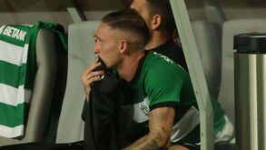 Nuno Santos muito vaiado pelos adeptos na Pedreira