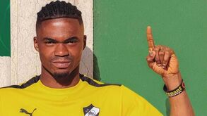 Lesão grave afasta Etim o resto da temporada