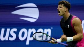 Ben Shelton vence duelo norte-americano rumo às meias-finais do US Open