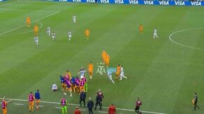 Van Gaal disse que Mundial'2022 estava feito para Messi ganhar e Federação Argentina respondeu... assim
