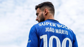 João Mário acelera para lá dos 100