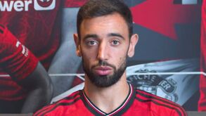 Bruno Fernandes e a braçadeira de capitão do Man. United: «Mais do que uma responsabilidade, é uma honra»