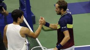 Medvedev bate Alcaraz e regressa à final do US Open