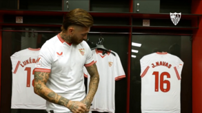 A curiosa razão que leva Sergio Ramos a usar camisola no tamanho M: «Há que intimidar um pouco, não?»