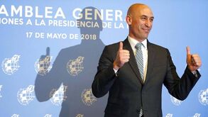 Luis Rubiales e o episódio com Jenni Hermoso: «O significado do beijo é o mesmo do que um às minhas filhas»