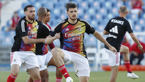 Jurásek luta para voltar