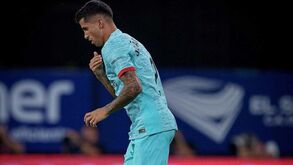 João Cancelo: «Vou fazer de tudo para 'explodir' no Barcelona»