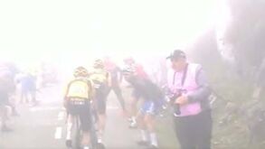 Os impressionantes metros finais da 17.ª etapa da Vuelta com show da Jumbo-Visma