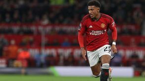 Jadon Sancho afastado da equipa principal do Manchester United 