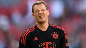 Azar voltou a bater à porta de Neuer: guarda-redes do Bayern Munique sofreu nova lesão