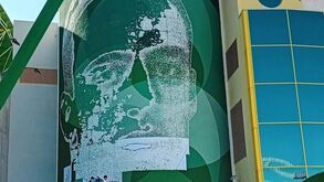 Rosto de José Alvalade ganha forma no estádio do Sporting