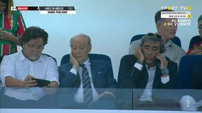 Paulo Lopo e Pinto da Costa partilharam telemóvel para ver as imagens do penálti revertido pelo VAR