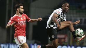 Onyemaechi volta à lateral
