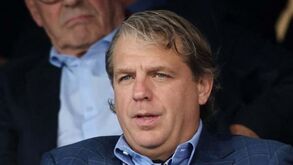 Sporting coloca dono do Chelsea em espera