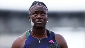 Auriol Dongmo bate recorde nacional do peso ao ar livre