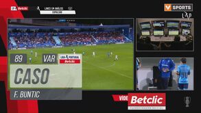 Benfica pediu expulsão do guarda-redes do Vizela mas lance foi invalidado por fora de jogo