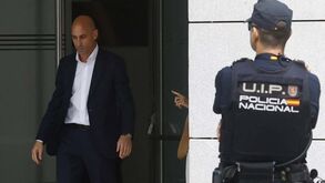 Rubiales recusava demitir-se mas houve um telefonema que o obrigou a deixar a federação