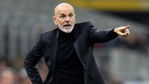 Milan a lamber as feridas