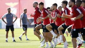 Uma ausência no treino do Benfica na véspera da estreia na Champions 23/24