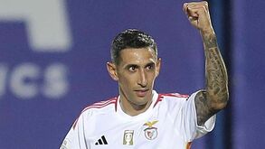 Di María aumenta (de bola) parada