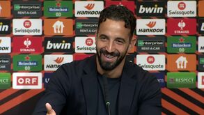 O momento em que Amorim confirmou as titularidades de Adán e Coates frente ao Sturm Graz