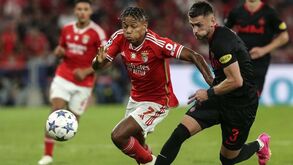 Benfiquistas pedem mais Neres: «É um desperdício quando não joga»