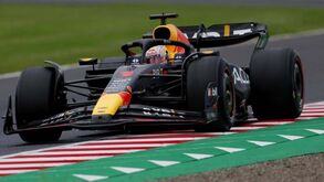 Red Bull volta ao 'normal' e Verstappen domina treinos no Japão