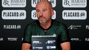 José Mota vê Farense 