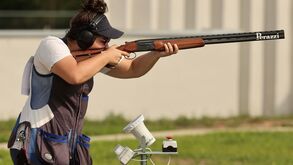Inês Barros lidera no Europeu de tiro com armas de caça