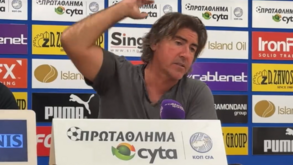 Sá Pinto fala em 'bom comportamento' e explica expulsão: «Estes tipos atiraram-me cerveja e água...»