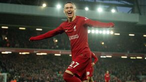 «Darwin ainda não justificou os 80 milhões mas já é um jogador fundamental para Klopp»