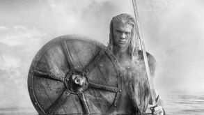 Haaland troca bola por espada e escudo viking nos fiordes da Noruega