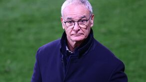 Corda parte do lado de Claudio Ranieri 