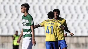 Estoril-Sporting, 3-1: canarinhos isolados no topo