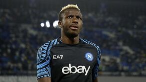 Osimhen apaga fotografias com camisola do Nápoles das redes sociais após polémica no TikTok