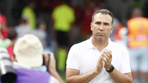 Sérgio Vieira aponta a 