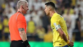 Da Premier League... ao resto da Europa: sauditas querem os melhores árbitros na Liga Árabe 