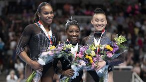 Simone Biles e Shilese Jones podem ter saltos batizados com os seus nomes