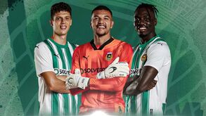 Rio Ave renova com três jogadores até 2026