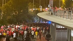 As imagens do alvoroço no exterior do Estádio da Luz depois de um adepto se sentir mal