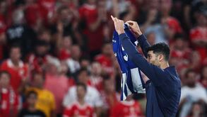 Taremi provocou adeptos do Benfica mostrando a sua camisola