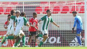 Benfica travado no Seixal pelo V. Setúbal