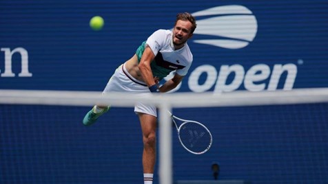 Daniil Medvedev recusa-se a continuar a jogar devido à multidão no Masters  de Paris de 2023: Não vou jogar