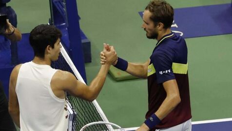 US Open: Medvedev bate Alcaraz e defronta Djokovic na final